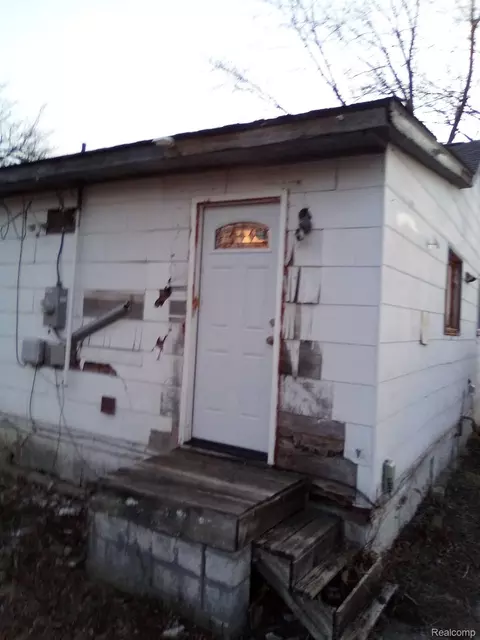17199 Hamburg St, Detroit, MI 48205
