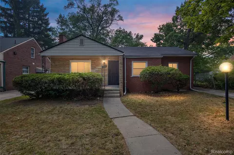 16531 Greenlawn St, Detroit, MI 48221