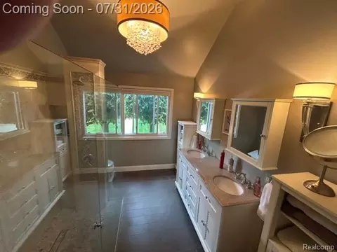 Bath - 18987 Pine Ln, Macomb, MI 48042 photo 2 of 8