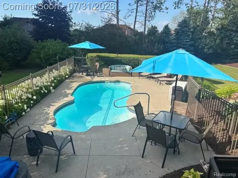 Exterior - 18987 Pine Ln, Macomb, MI 48042 photo 3 of 3