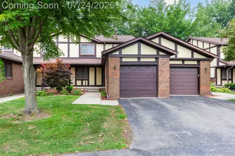 7 Parkplace W #7, Allen Park, MI 48101