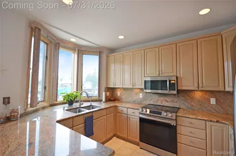 Kitchen - 38048 Huron Pointe Dr, Harrison, MI 48045 photo 5 of 5
