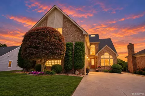 38048 Huron Pointe Dr, Harrison, MI 48045