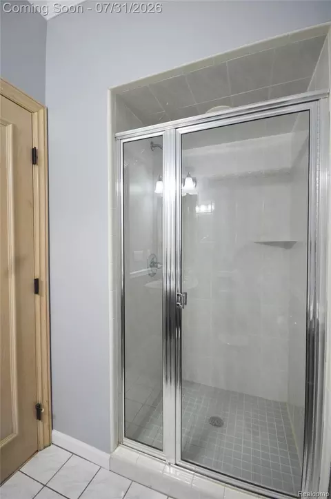 Bath - 38048 Huron Pointe Dr, Harrison, MI 48045 photo 2 of 9