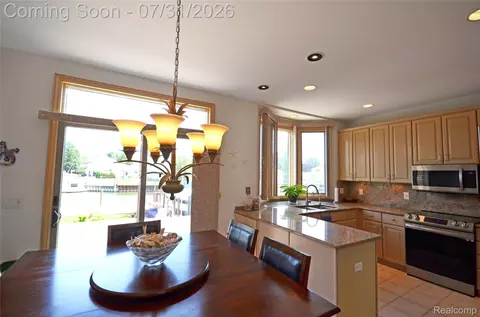 Kitchen - 38048 Huron Pointe Dr, Harrison, MI 48045 photo 2 of 5