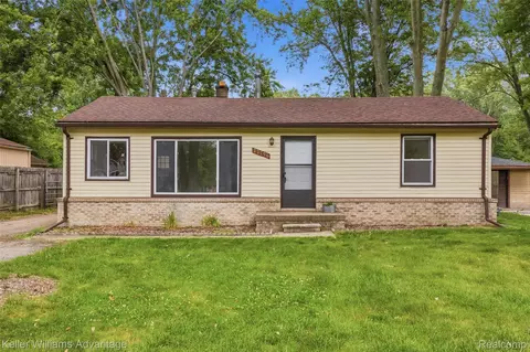 22796 Watt Dr, Farmington Hills, MI 48336