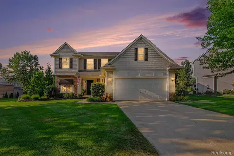 1105 Riverside St, Milford, MI 48381