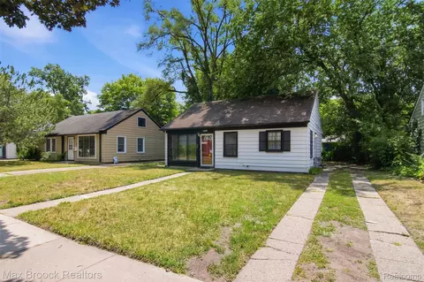 10431 Corning St, Oak Park, MI 48237