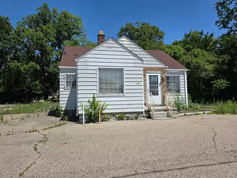 Exterior - 3106 W Pierson Rd, Mount Morris, MI 48504 photo 2 of 3