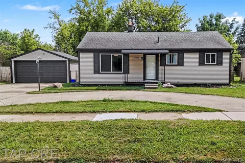 20166 Broadacres St, Clinton Township, MI 48035