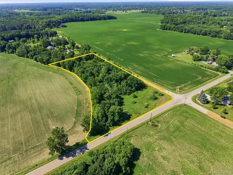 1 Mitchell Lake Road, Attica, MI 48412