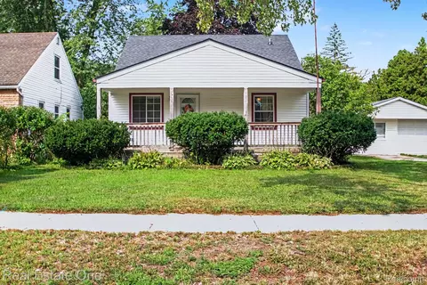 5935 Lathers St, Garden City, MI 48135