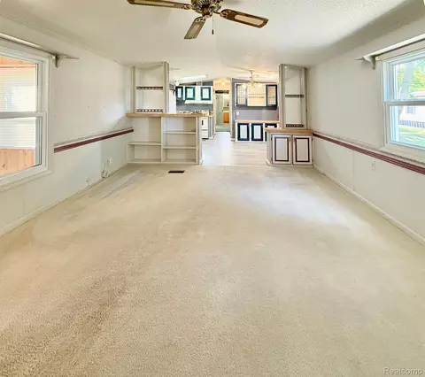 Living - 39 Oakridge E, Monroe, MI 48161 photo 1 of 3