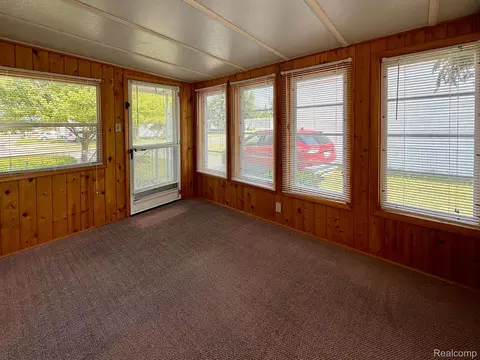 Exterior - 39 Oakridge E, Monroe, MI 48161 photo 1 of 11