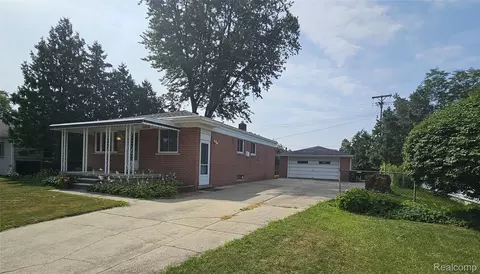 29201 Roycroft St, Livonia, MI 48154