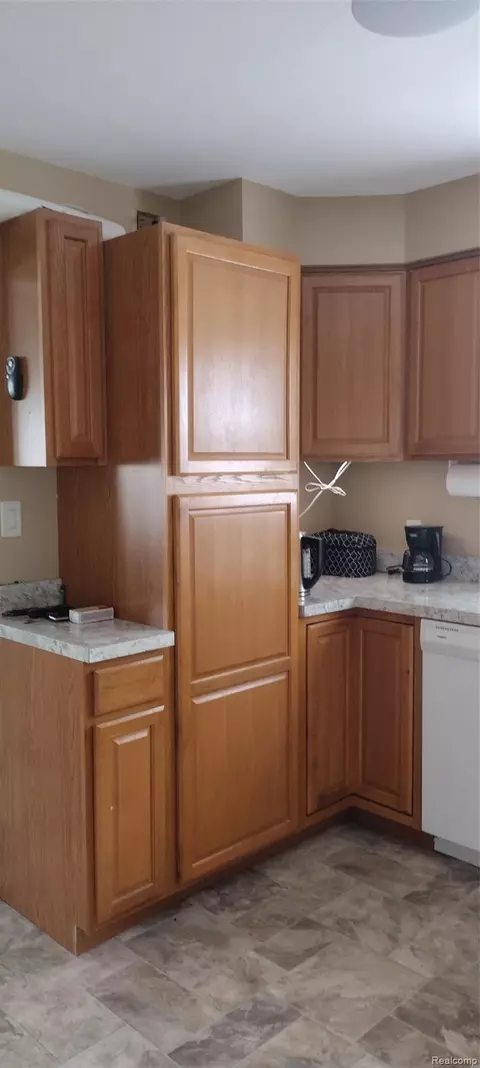Kitchen - 1823 Washington St, Algonac, MI 48001 photo 2 of 3