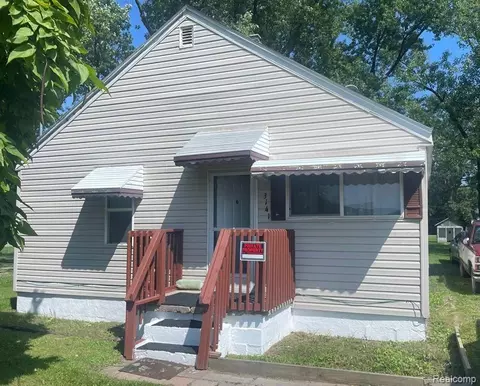 3141 Myrton St, Burton, MI 48529