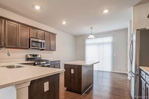 Kitchen - 49791 Lantern Way, Canton, MI 48188 photo 3 of 6