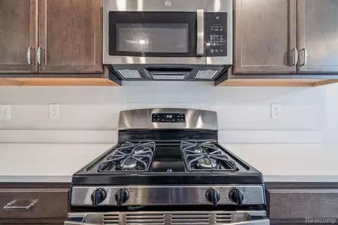 Kitchen - 49791 Lantern Way, Canton, MI 48188 photo 5 of 6