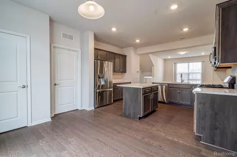 Kitchen - 49791 Lantern Way, Canton, MI 48188 photo 2 of 6