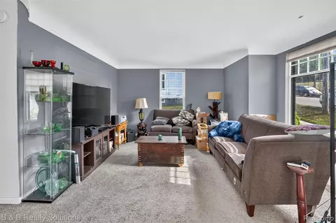 Living - 307 N Cherry St, Flushing, MI 48433 photo 1 of 4