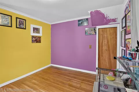 Bedroom - 307 N Cherry St, Flushing, MI 48433 photo 2 of 6