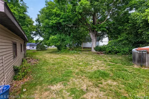 Exterior - 307 N Cherry St, Flushing, MI 48433 photo 5 of 5