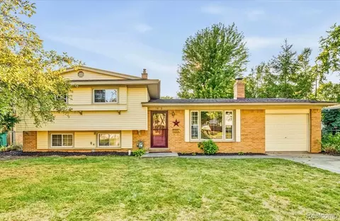 1082 Borgstrom Ave, Ypsilanti, MI 48198