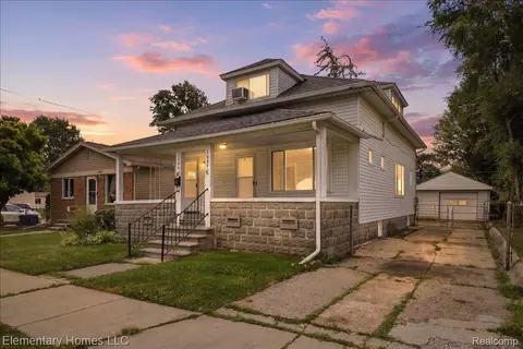 19340 Meier St, Roseville, MI 48066
