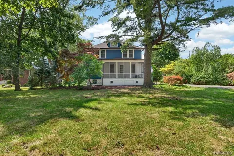 Exterior - 27108 E River Rd, Grosse Ile, MI 48138 photo 7 of 12