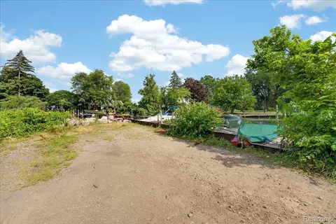 Exterior - 27108 E River Rd, Grosse Ile, MI 48138 photo 12 of 12
