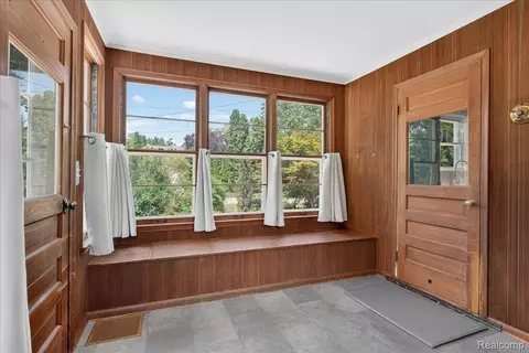 Exterior - 27108 E River Rd, Grosse Ile, MI 48138 photo 5 of 12