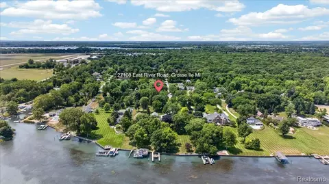 View/Area - 27108 E River Rd, Grosse Ile, MI 48138 photo 7 of 8