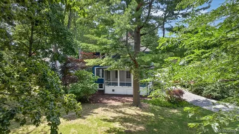 Exterior - 27108 E River Rd, Grosse Ile, MI 48138 photo 10 of 12