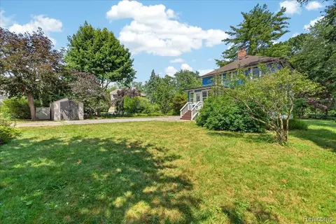 Exterior - 27108 E River Rd, Grosse Ile, MI 48138 photo 8 of 12