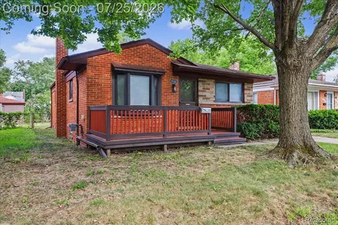 19382 Antago St, Livonia, MI 48152