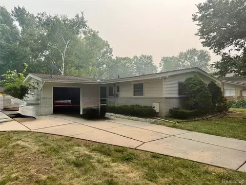 19007 Webster Ave, Southfield, MI 48076