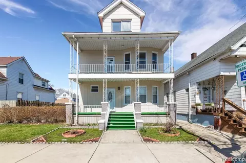 3135 Belmont St, Hamtramck, MI 48212
