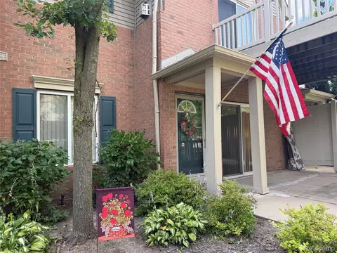 276 Marigold Cir #18, Westland, MI 48185