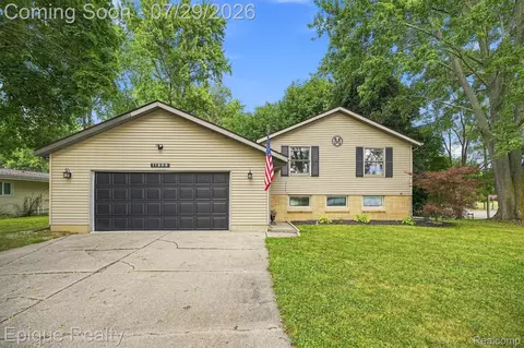 11869 Terrace Dr, Grand Blanc, MI 48439