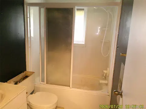 Bath - 5176 E Dodge Rd, Thetford, MI 48458 photo 1 of 1