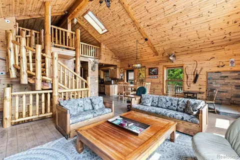 Living - 1940 Marlette Rd, Buel, MI 48401 photo 3 of 4