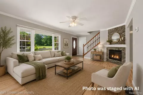 Living - 11343 Eagle Rd, Springfield, MI 48350 photo 1 of 4