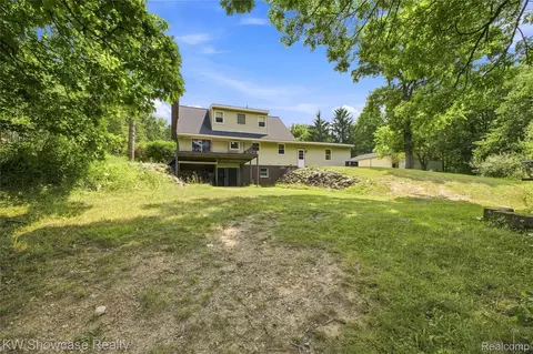 Exterior - 11343 Eagle Rd, Springfield, MI 48350 photo 5 of 6