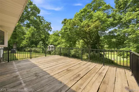 Exterior - 11343 Eagle Rd, Springfield, MI 48350 photo 3 of 6