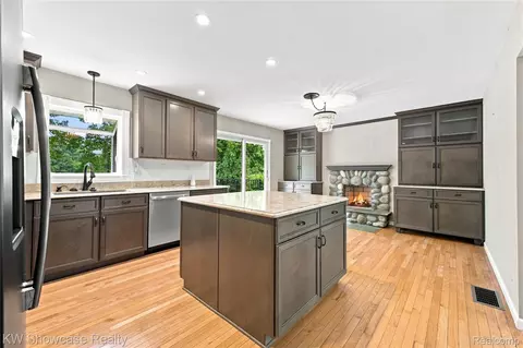 Kitchen - 11343 Eagle Rd, Springfield, MI 48350 photo 1 of 5