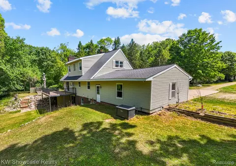 Exterior - 11343 Eagle Rd, Springfield, MI 48350 photo 1 of 6