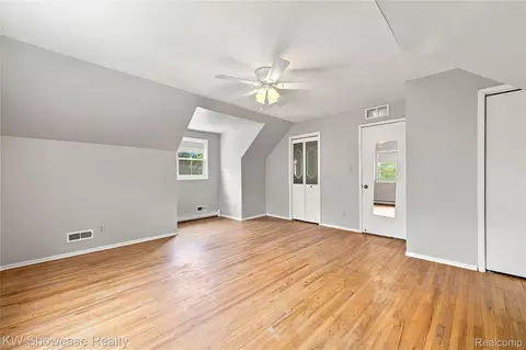 Bedroom - 11343 Eagle Rd, Springfield, MI 48350 photo 5 of 9
