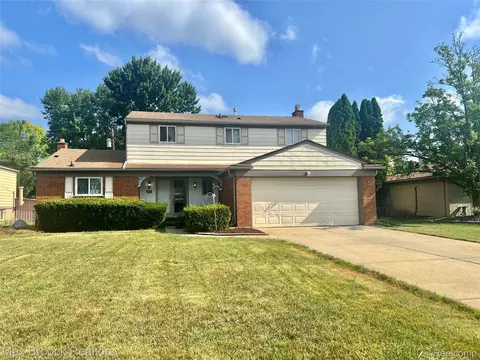21180 Glenmorra St, Southfield, MI 48076