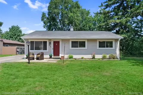 2436 Toby Rd, Orion, MI 48359